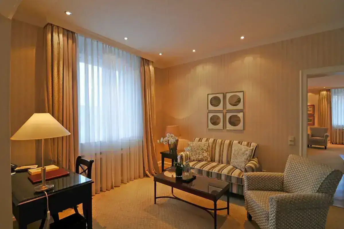 Sitting room of a suite at Hotel Nassauer Hof